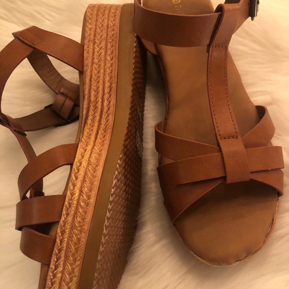 Platform Sandals - Picture 2 of 5